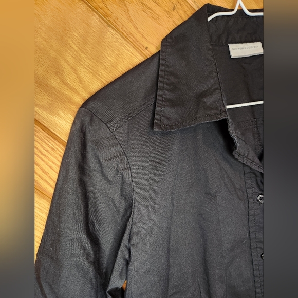 New York and Company black collared quarter length sleeve button down top medium - Picture 9 of 12